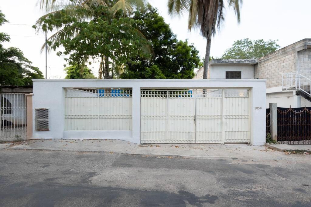 La Sultana: Amazing New House With Pool And Bikes Included. Villa Valladolid  Exterior photo
